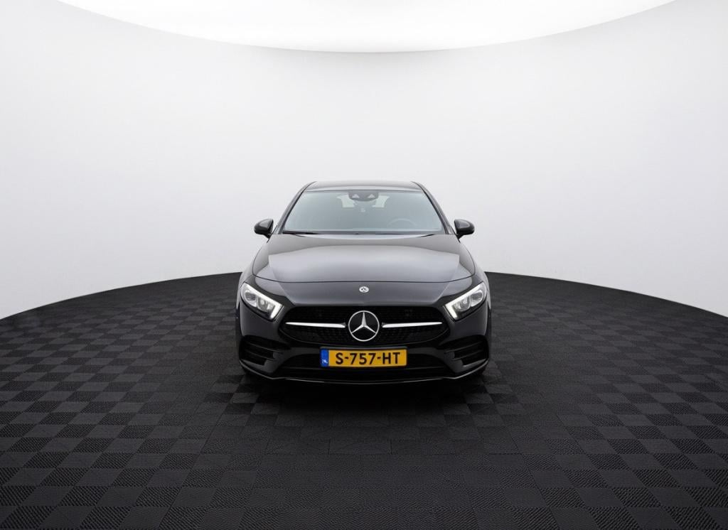 Mercedes-Benz A-Klasse 250 e business solution amg limited soh 96%