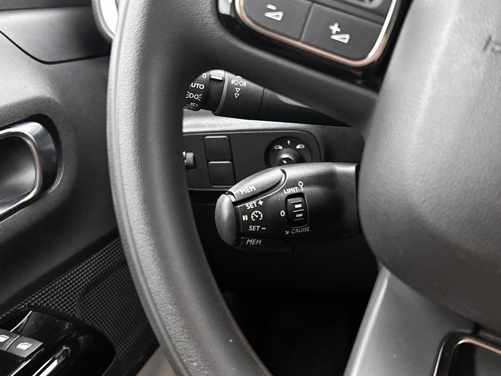 Citroen C3 82pk shine | rijklaar | parkeersensoren | apple carplay | lichtm