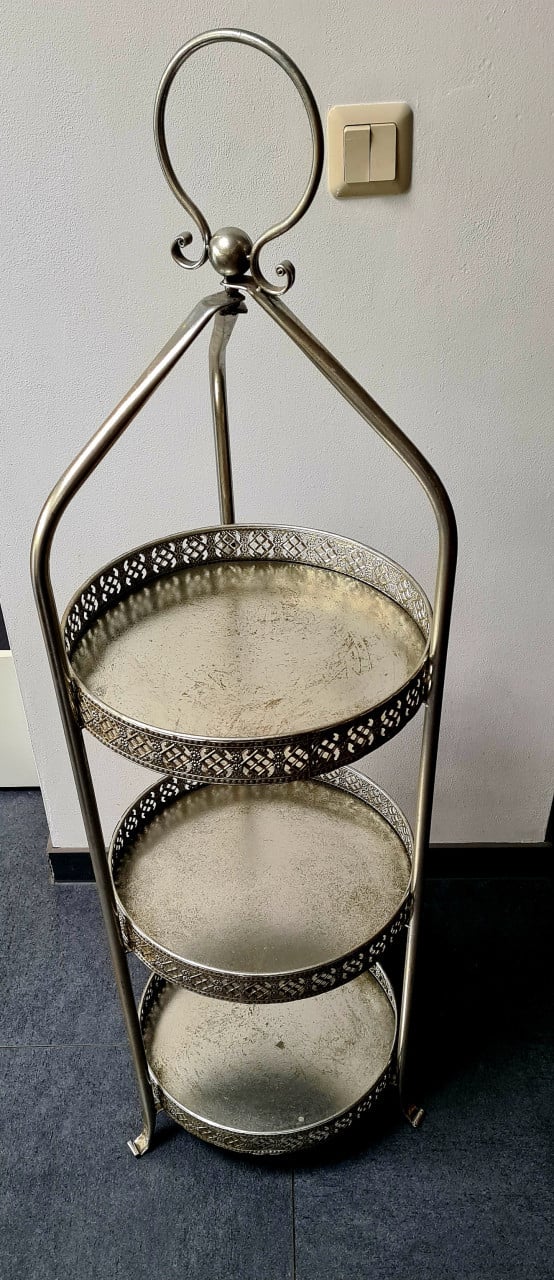 Grote vintage etagère 3-laags zilverkleurig, 128 cm hoog  ø37 cm