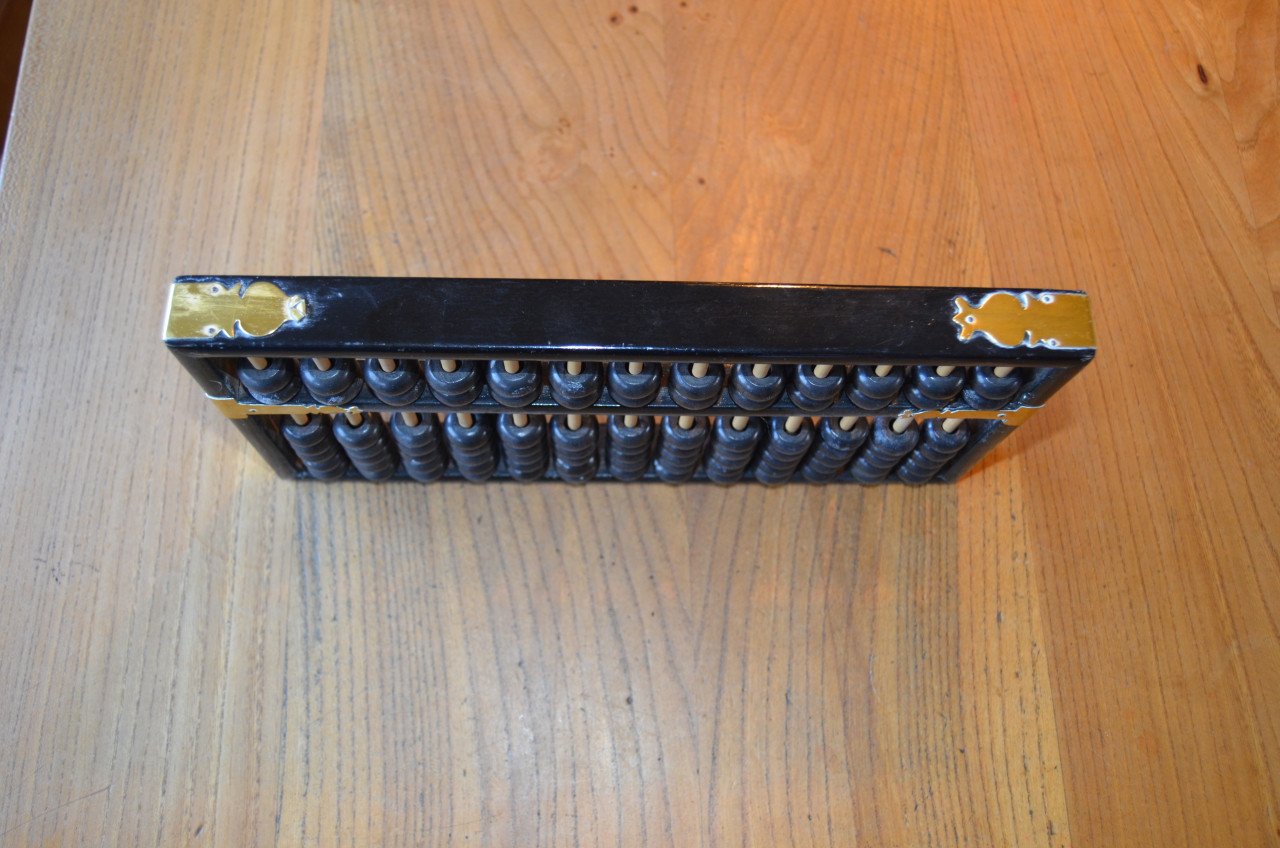 Houten Abacus met koperen beslag
