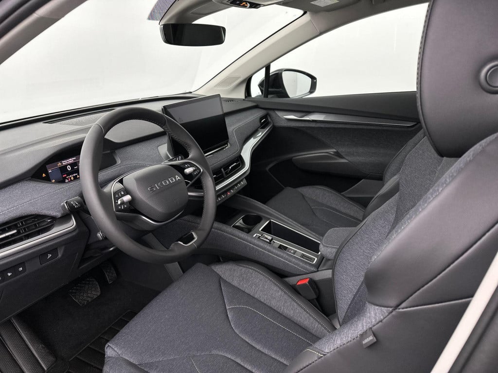 Skoda Elroq business edition elektromotor 210 kw / 286 pk suv