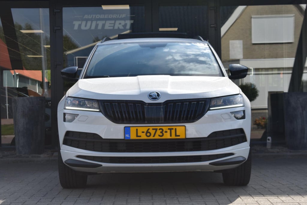 Skoda Karoq 1.5 tsi act sportline | panoramadak | canton | dealer onderhoud