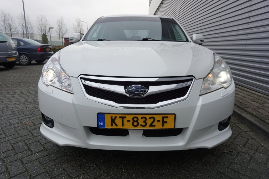 Subaru Legacy touring wagon 2.0i intro automaat - climate / navi / cruise /