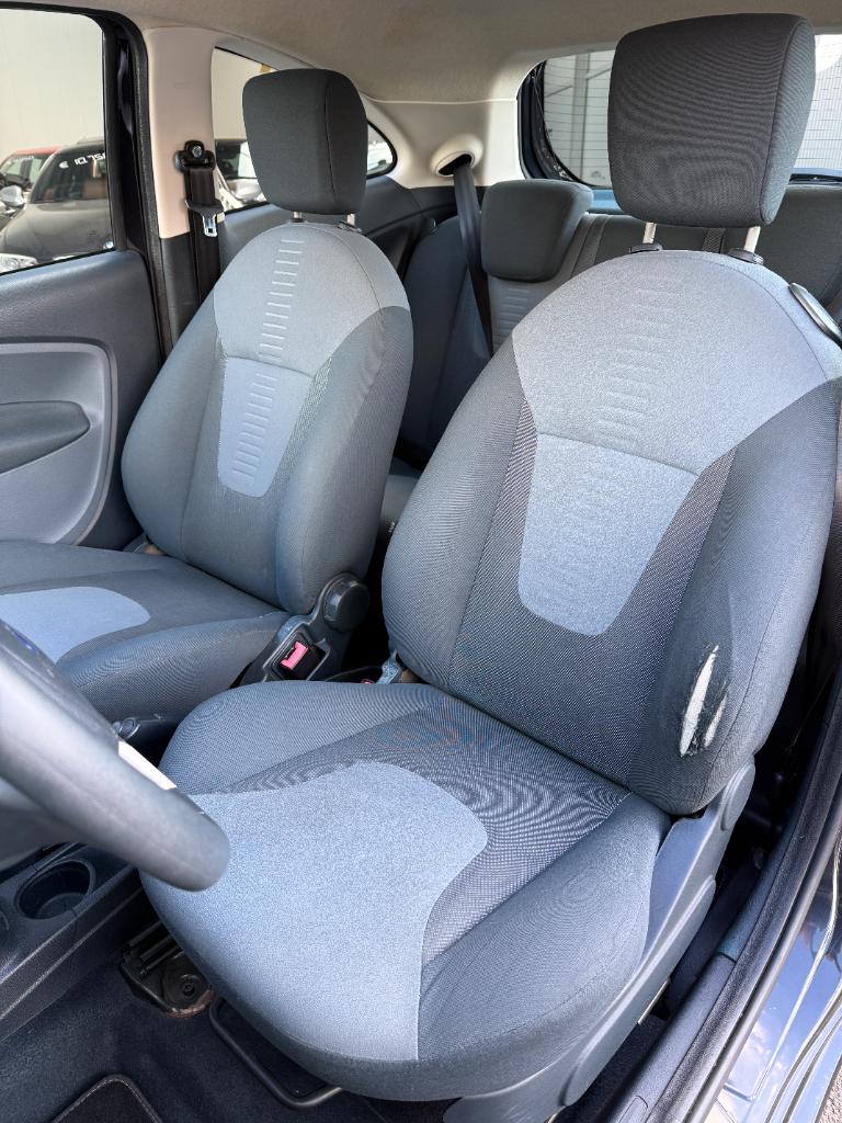 Ford KA 1.2 titanium - airco - nieuwe distributie