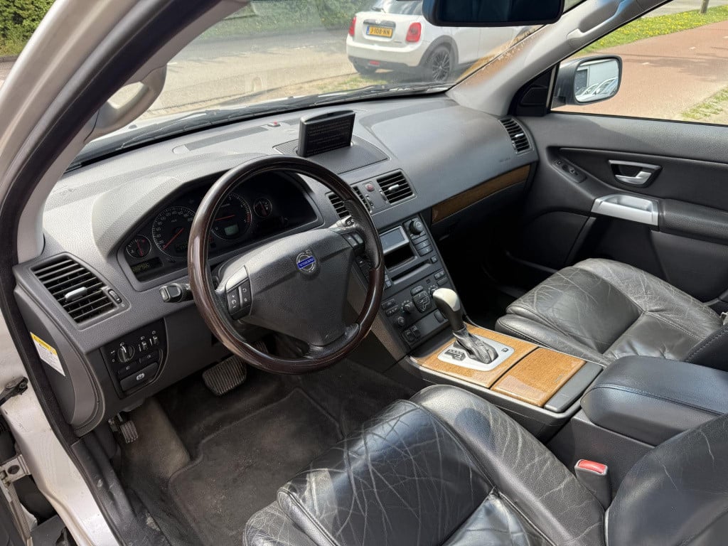 Volvo XC90 2.4 d5 exclusive automaat 7 persoons leder