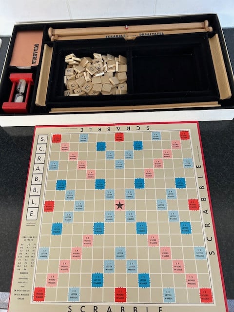 Scrabble de luxe...spel compleet met draaitafel