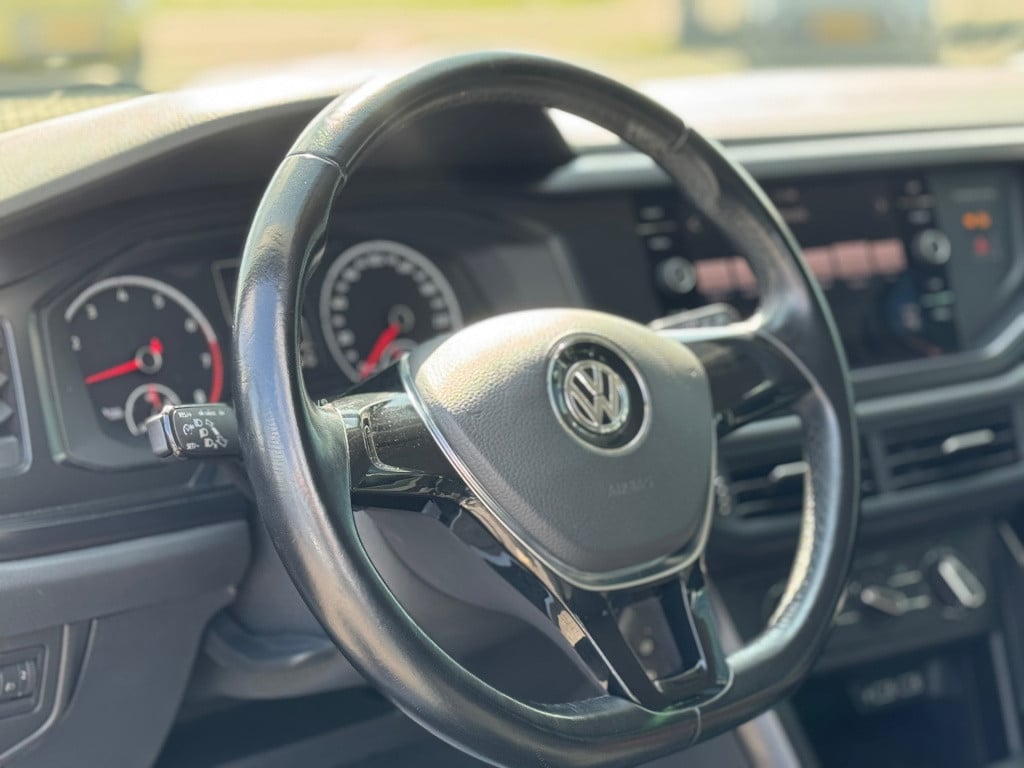 Volkswagen Polo 1.0 tsi highline * carplay * pdc 2x * airco * 18 inch