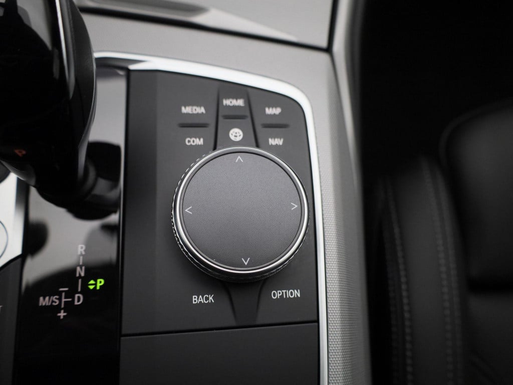 BMW 3-serie 320e high executive | automaat | navigatie | leder | elektrisch