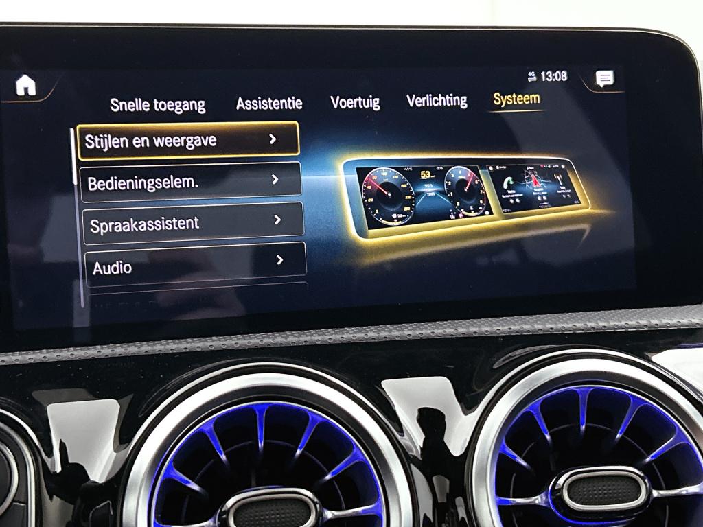 Mercedes-Benz A-Klasse 180 business solution amg | panoramadak | sfeerverli