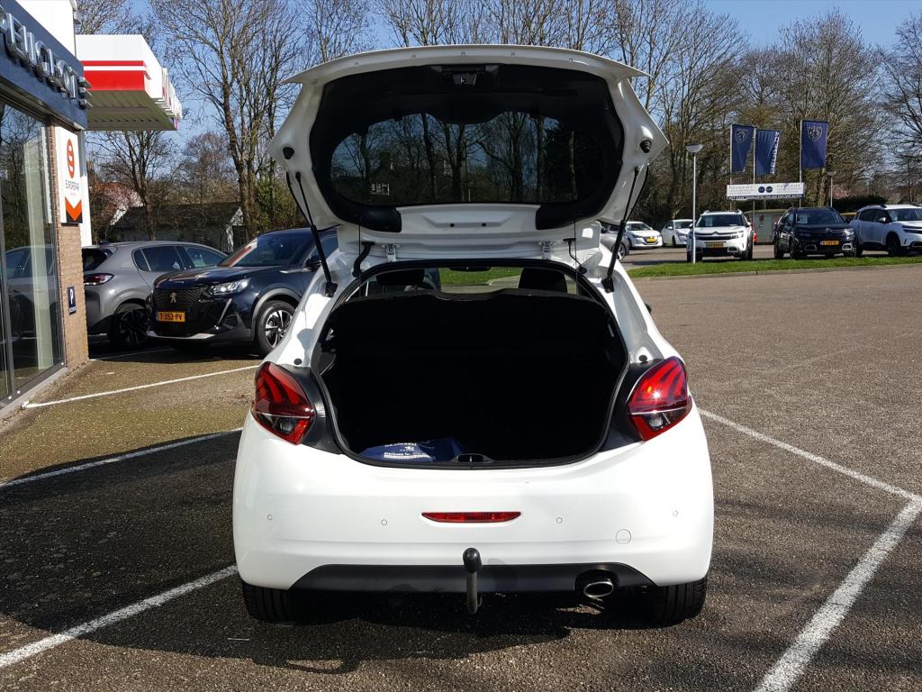 Peugeot 208 gtline 1.2-110pk automaat (eat6) trekhaak | apple carplay & and