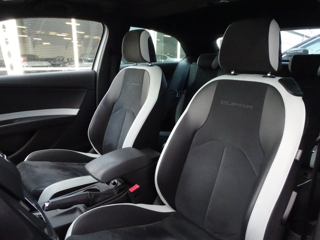 Seat Leon sc 2.0 tsi cupra 280 | pano | stoelverwarming | navi