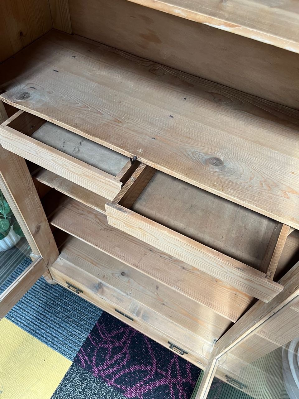 Oude Geloogd Grenen Vitrinekast No 740