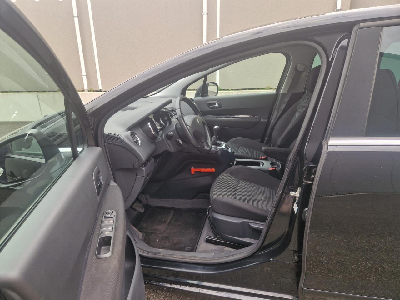 Peugeot 5008 1.6 VTi Blue Lease 5p.