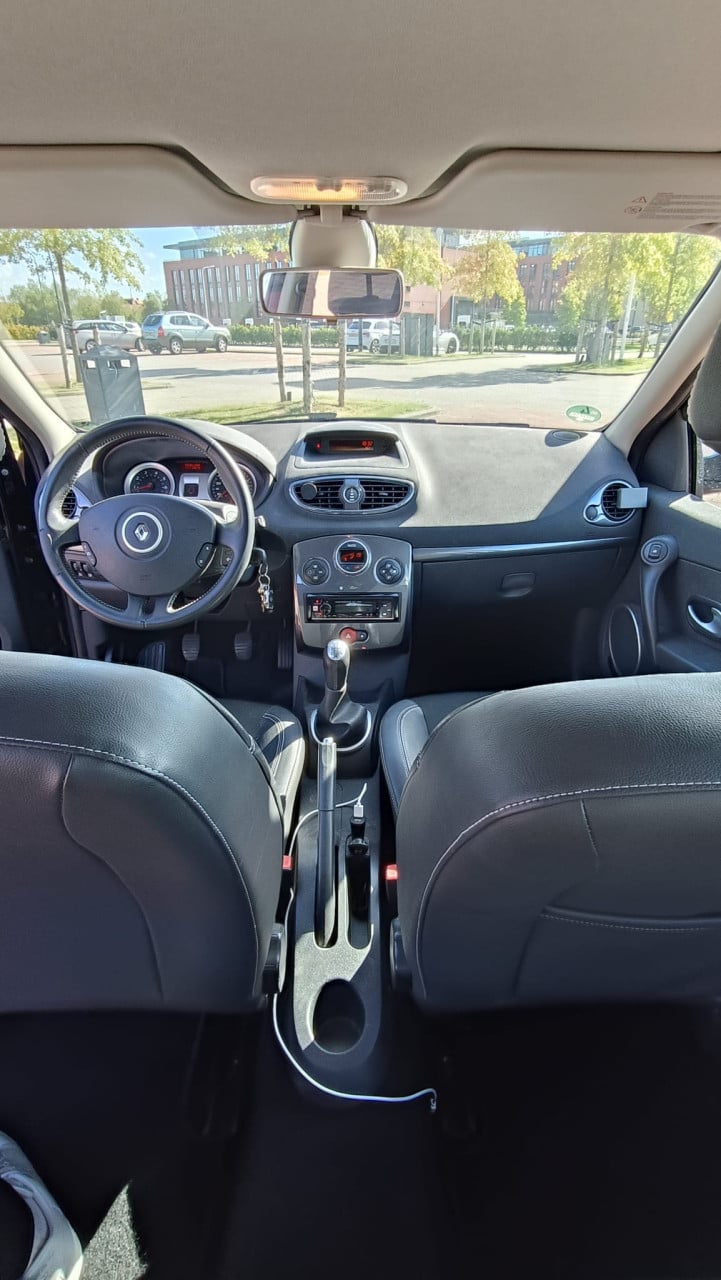 Renault Clio 1.6 16V 82KW 5-DRS 2007 Zwart