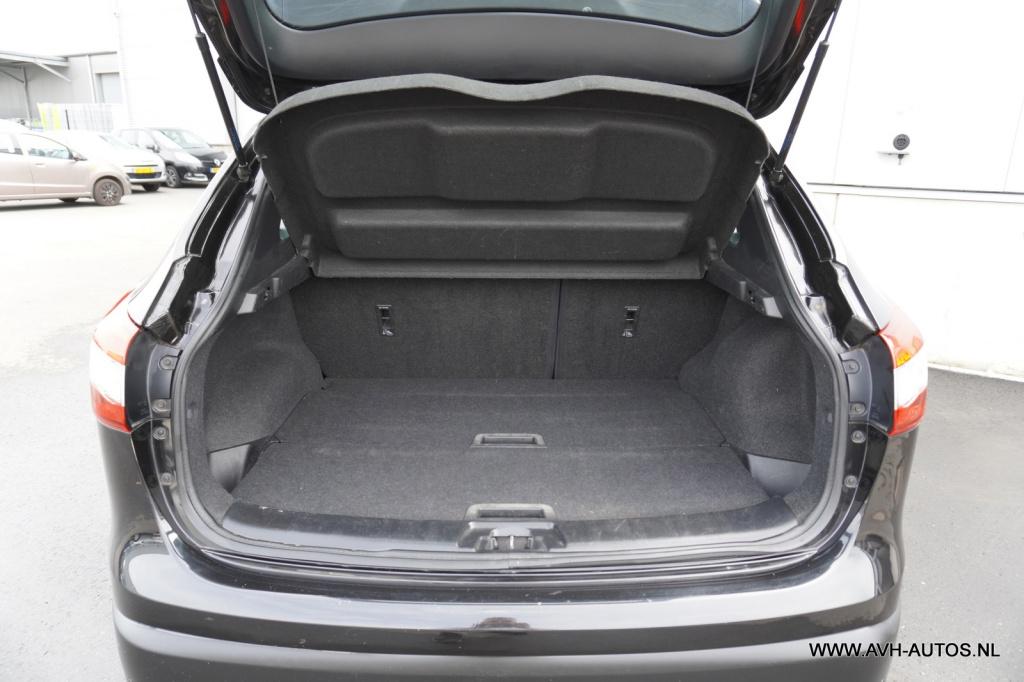 Nissan Qashqai 1.2 connect edition
