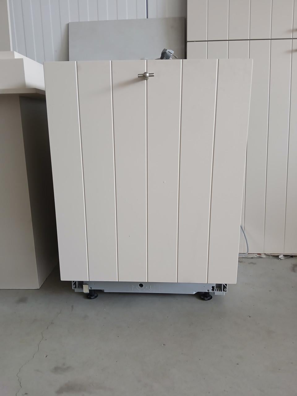 Landelijke keuken creme in modules combi oven,inductie kookpl,stoomoven e.d