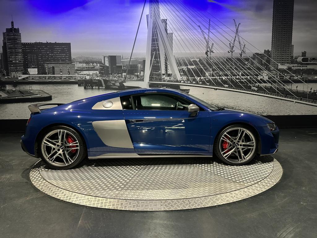 Audi R8 5.2 performance quattro 620pk *btw*b&o*keramisch*bucket seats*carbo