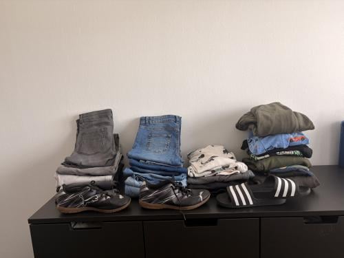 Gratis kleding en schoenen jongen