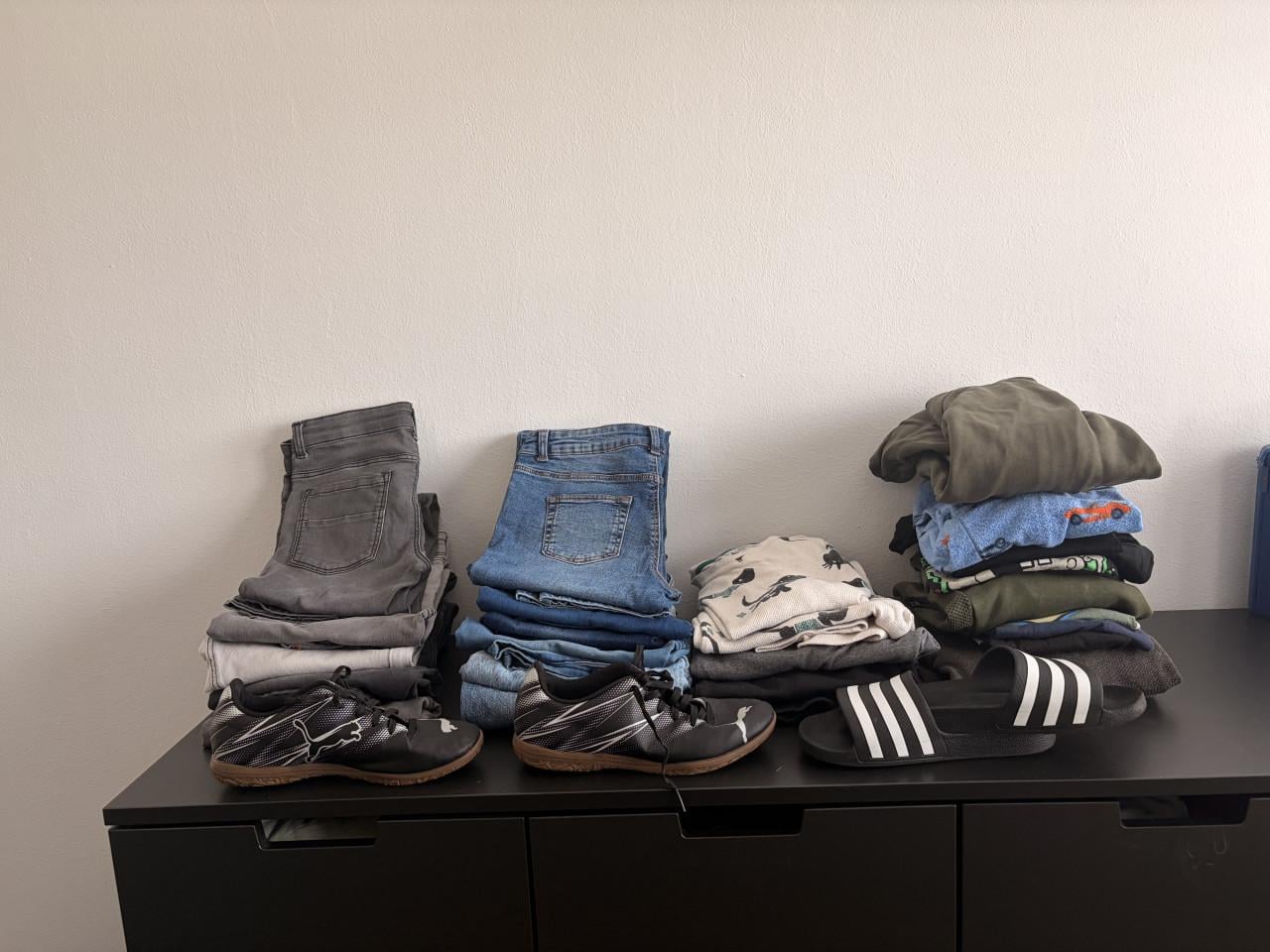 Gratis kleding en schoenen jongen