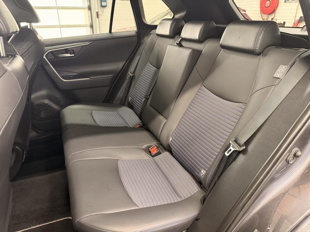 Toyota Rav4 2.5 hybrid awd bi-tone| jbl| achtr.camera| adapt.cruise