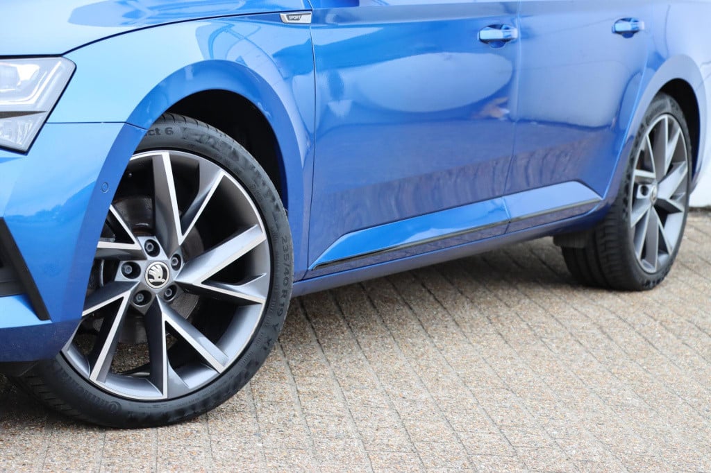 Skoda Superb 1.4 tsi iv sportline business 218pk dsg6
