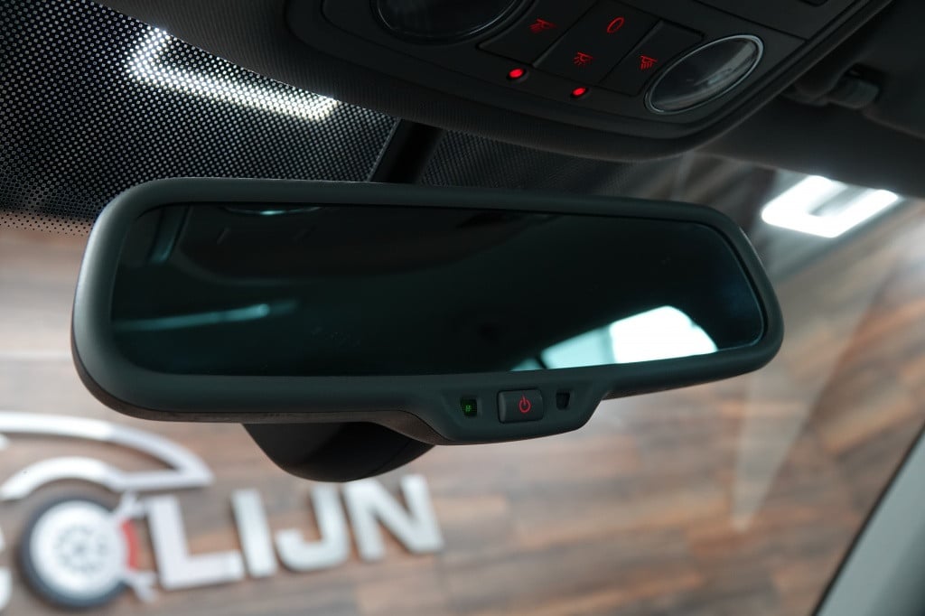 Volkswagen Golf 1.2 tsi highline | pdc | navi | stoelverw. |