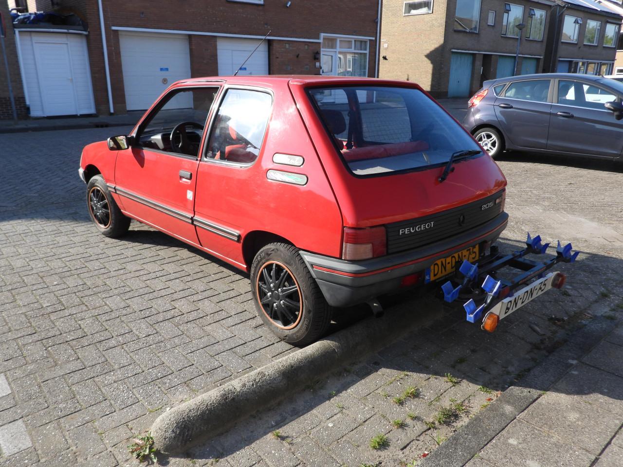 Peugeot 205 Accent 1.1  Rood