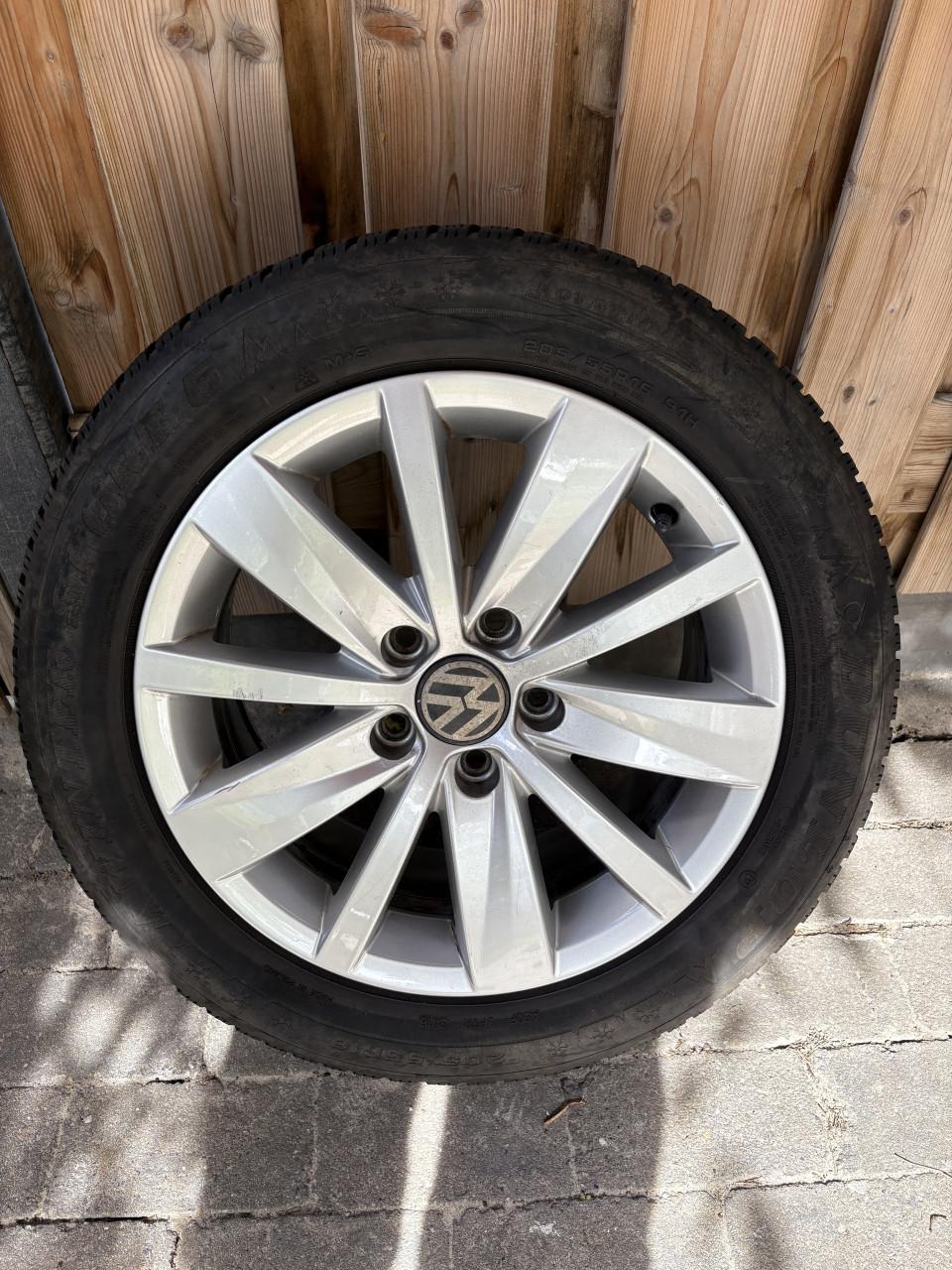 Winterbanden met velgen 205/55/R16 91H - VW B7