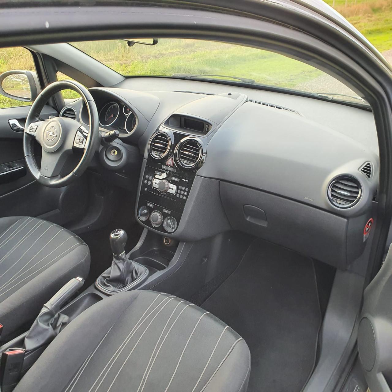 Opel Corsa 1.4-16V '111' Edition