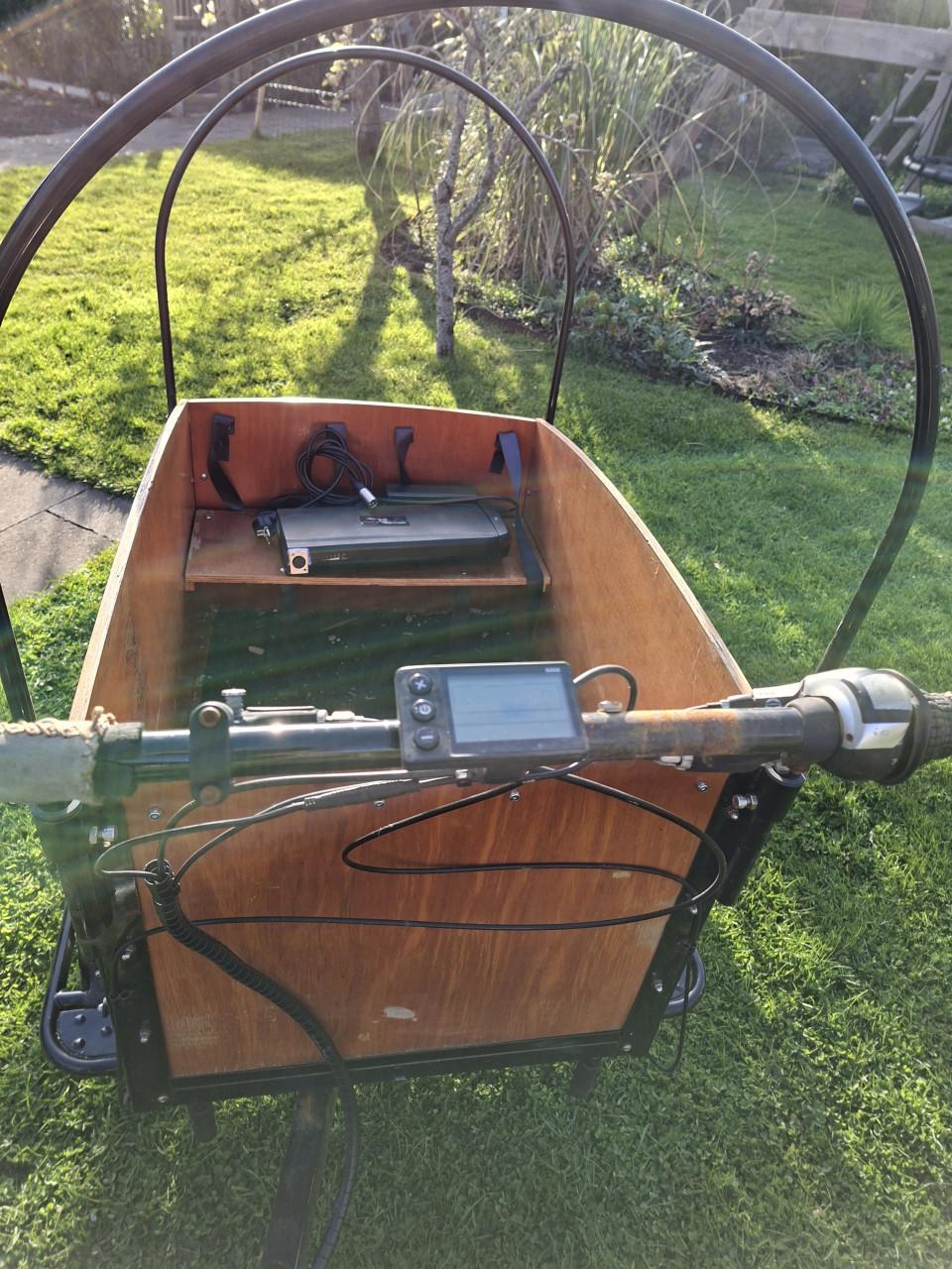 Elektrische bakfiets opknapper.