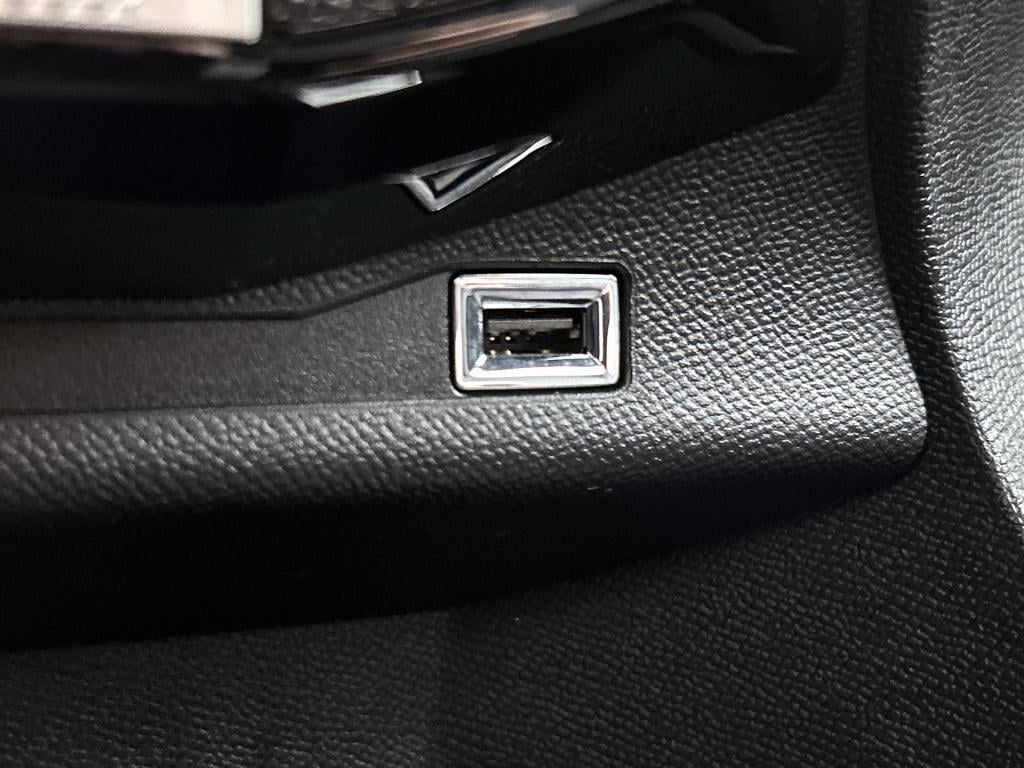 Ds Ds 3 crossback 130 pk automaat grand chic | adaptive cruise | leder | he