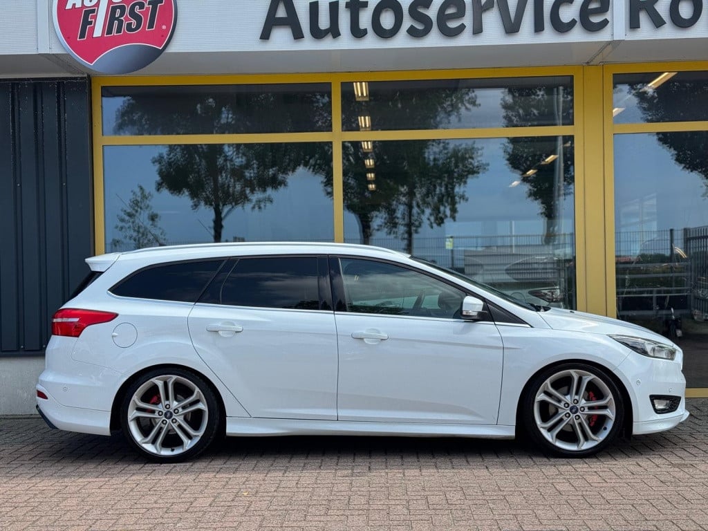Ford Focus wagon 1.5 titanium edition