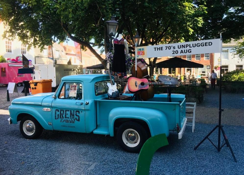 Te huur: Ford Mustang V8, Chevrolet Camaro V8 of Ford F100 Pickup V8