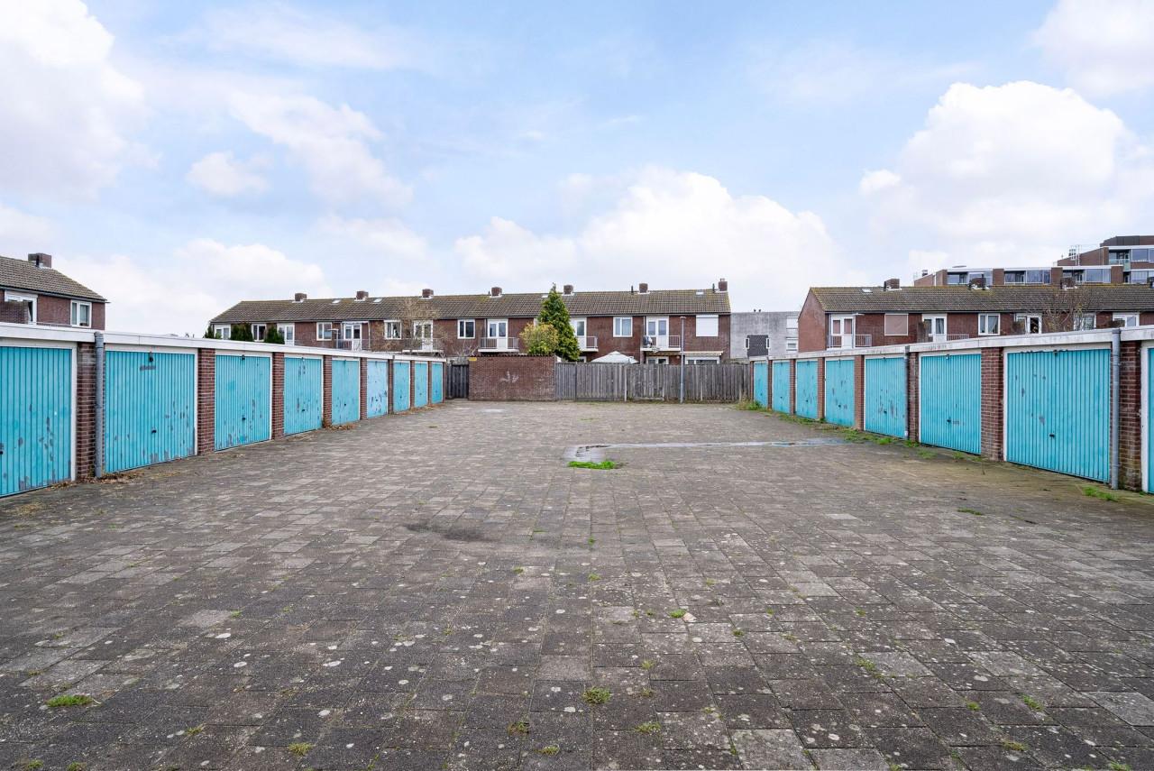 Te huur en te koop garagebox Beaufortstraat Vlissingen (Paauwenburg)