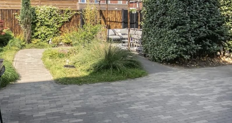 Klinkers grijs 5x20 ca. 30m2, Gratis op te halen