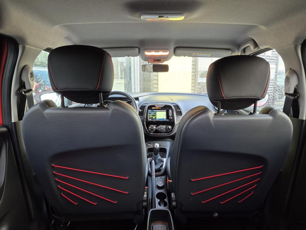 Renault Captur tce 90 helly hansen camera, trekhaak, all season banden, nav