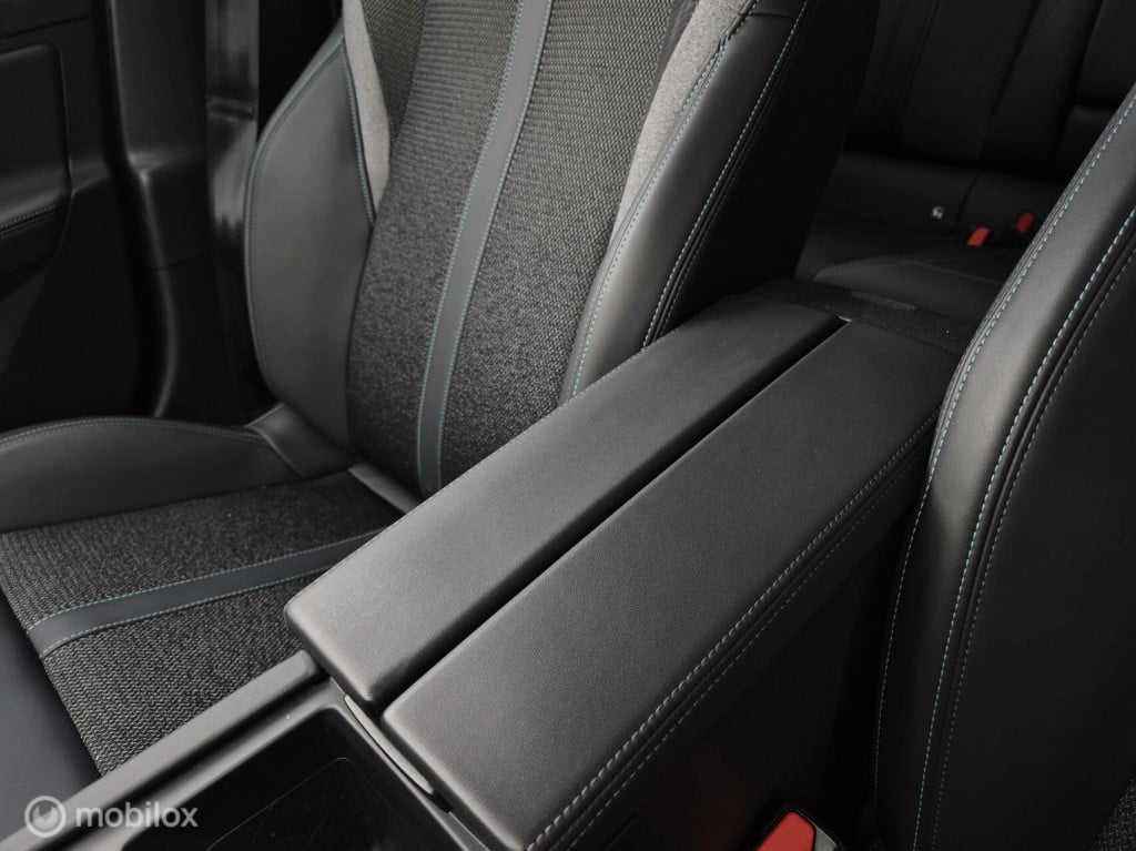 Peugeot 308 1.2 puretech allure / btw auto / automaat / led / acc / achteru