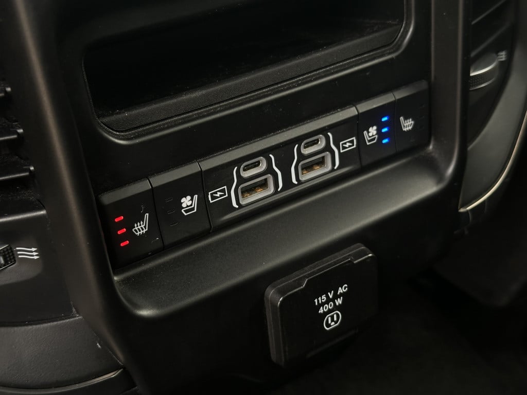 Dodge Ram 1500 5.7 v8 4x4 crew cab limited | nl-auto | 1e eigenaar | vol op