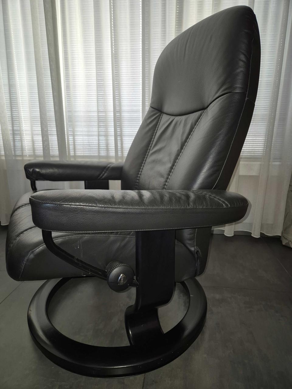 Relaxstoel zwart leer met voetenbank (2 stuks)