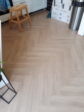 Vloeren legger