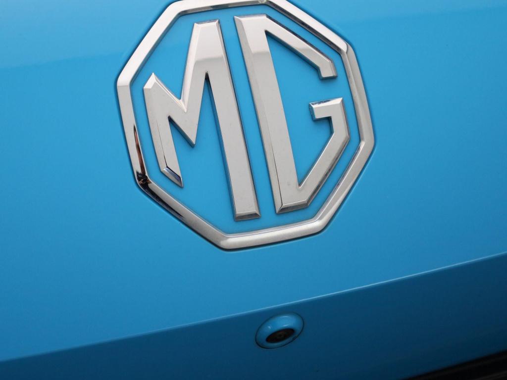 MG Mg4 64 kwh luxury all-season banden / navigatiesysteem / carplay / remot