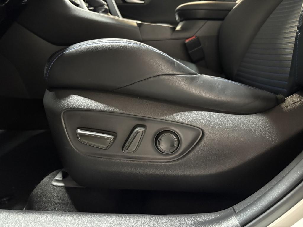 Toyota Rav4 2.5 hybrid awd bi-tone | innovation-pakket | trekhaak | panodak