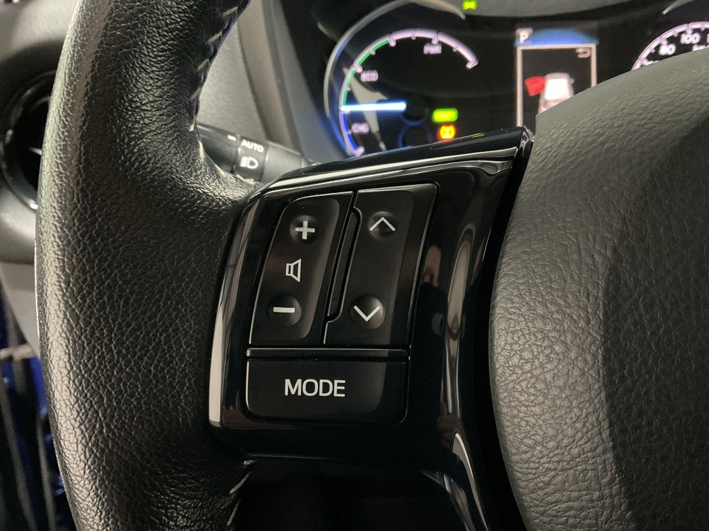 Toyota Yaris 1.5 hyb. aspiration | navi | keyless | camera |