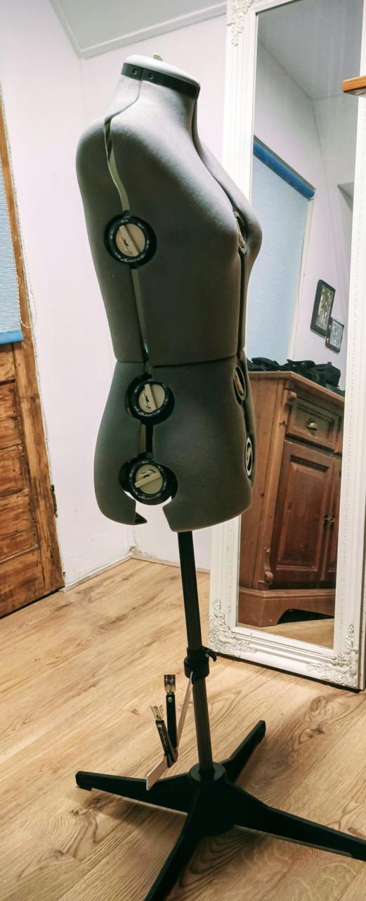 Te koop aangeboden een Paspop