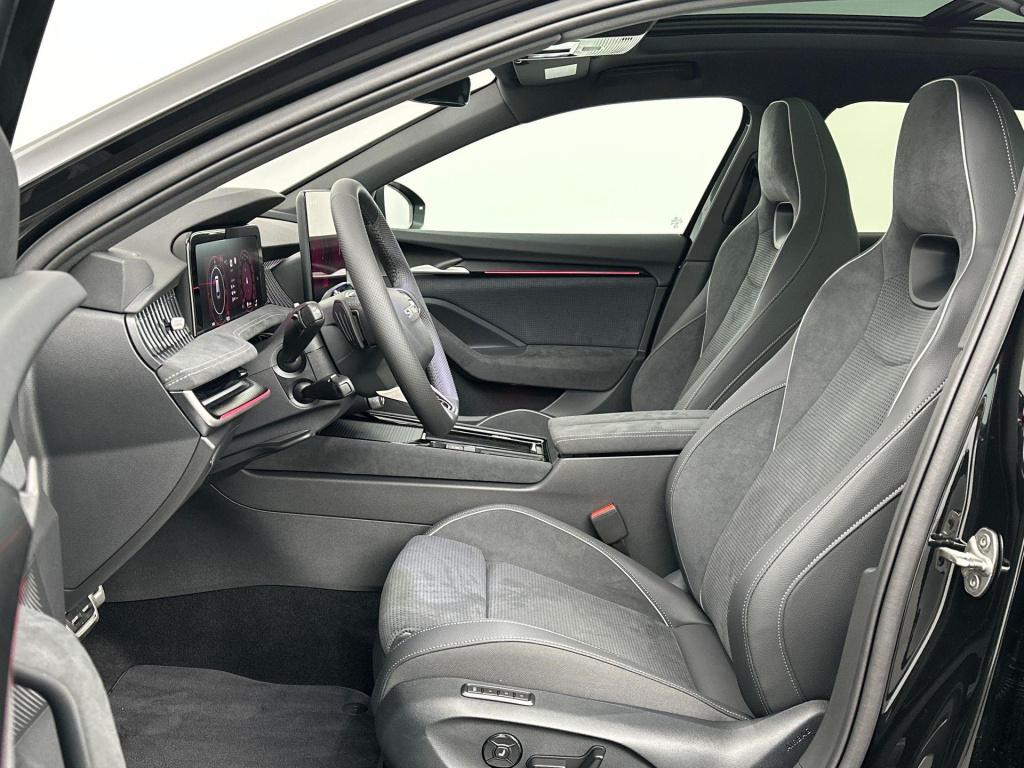 Skoda Superb sportline business 1.5 tsi phev 150 kw / 204 pk co