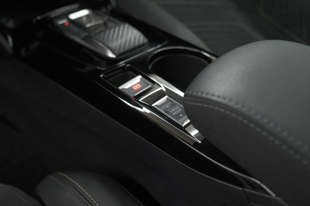 Peugeot 208 1.2 hybrid 145 e-dcs6 gt | alcantara pakket | camera | apple ca