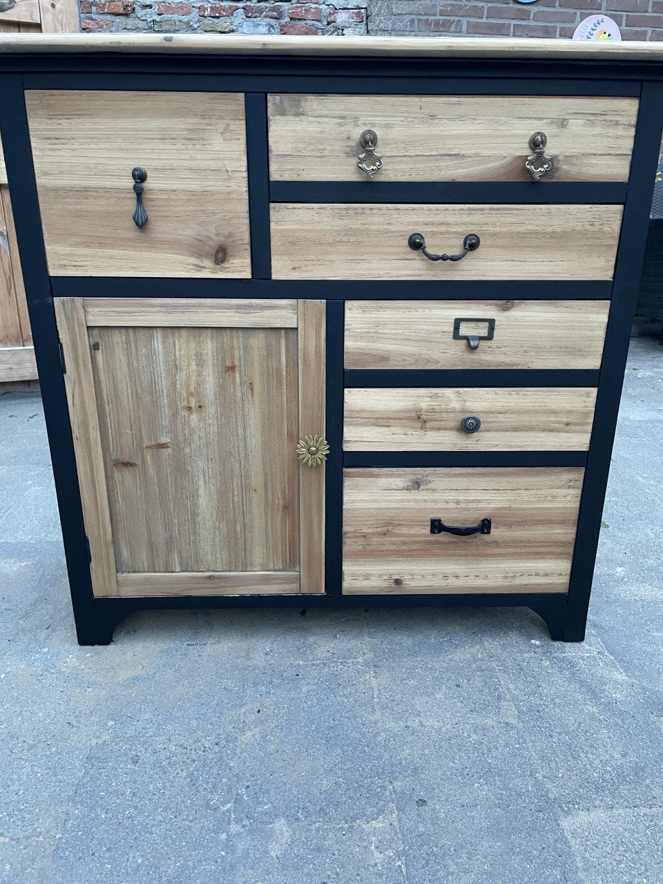 Te koop: dit eigenwijze kastje zoekt een nieuw thuis!
