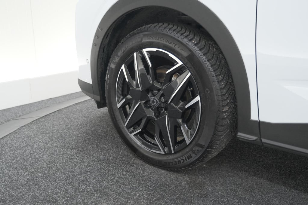 Peugeot 3008 hybrid 136 e-dsc6 gt | panoramadak | focal hifi pack| 360 came