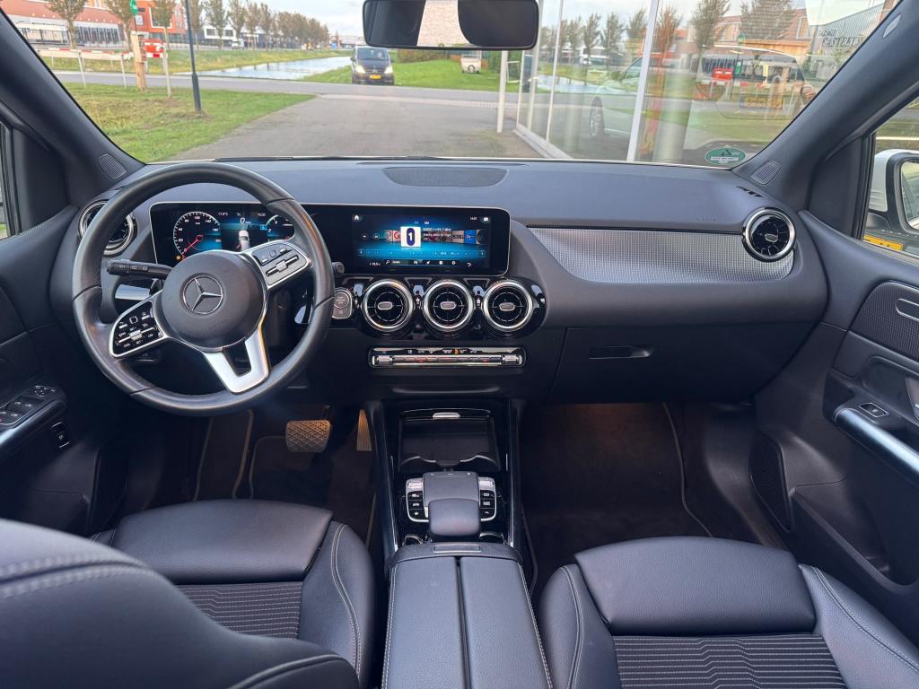 Mercedes-Benz B-Klasse 220 progressive automaat , trekhaak , panoramaschuif