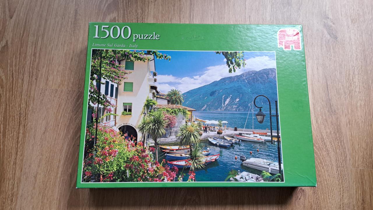 Legpuzzels van 1500 stukjes.
